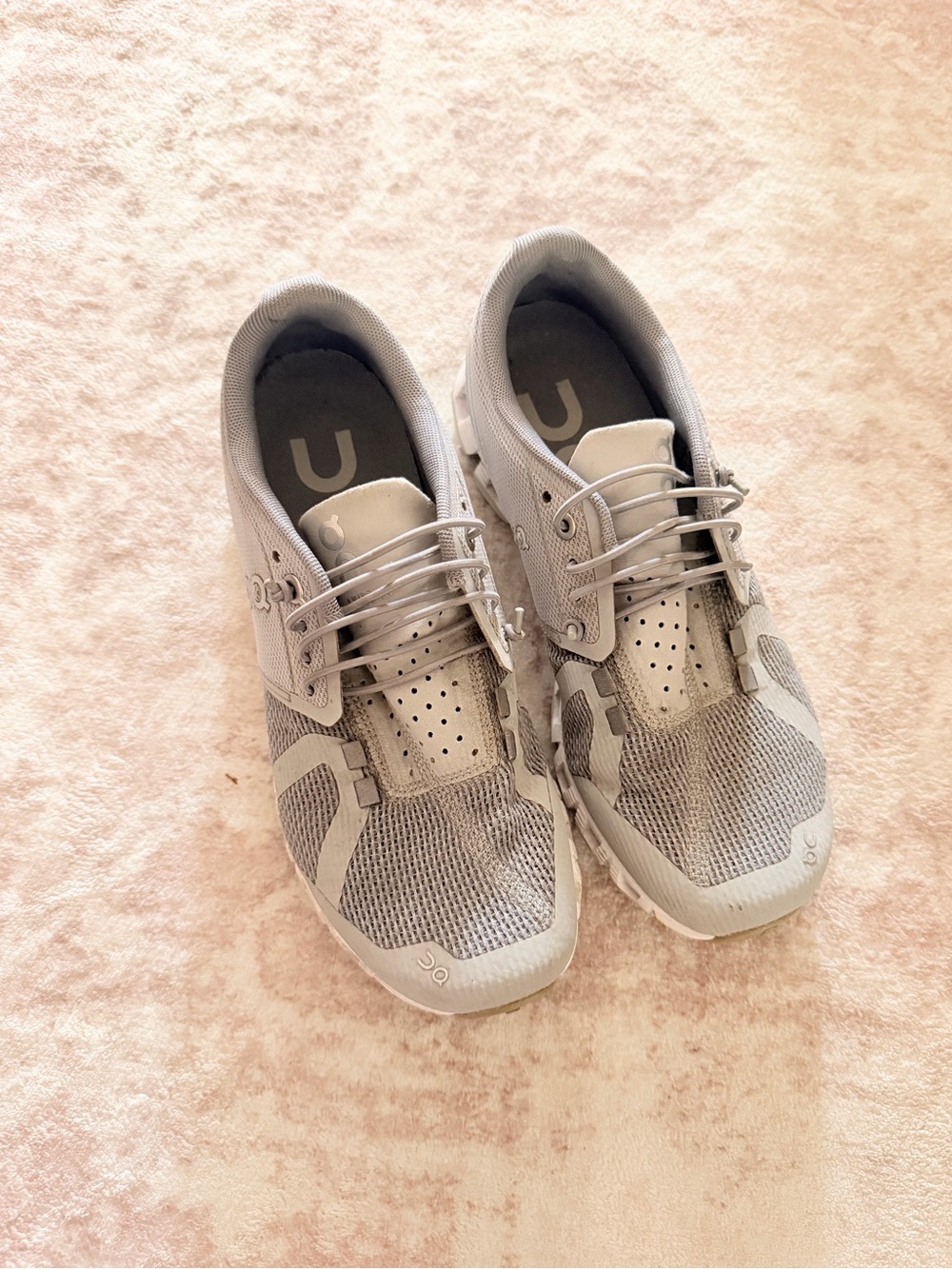 Light Grey Women's Running Sneakers - On Cloud Style